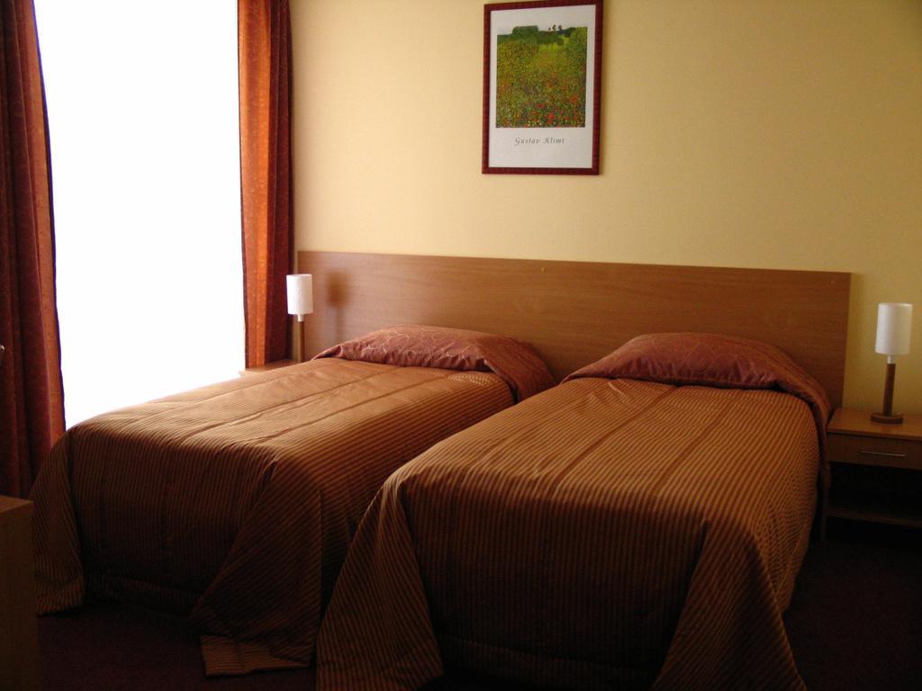 Siauliu Krasto Medziotoju Uzeiga Hotel Siauliai  Bilik gambar